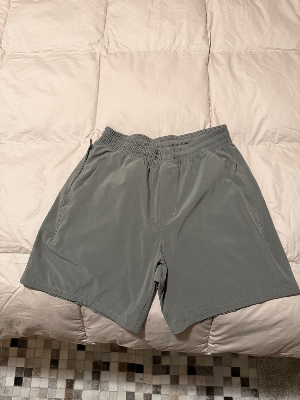 lululemon athletica Men's Athletic Shorts - Gray